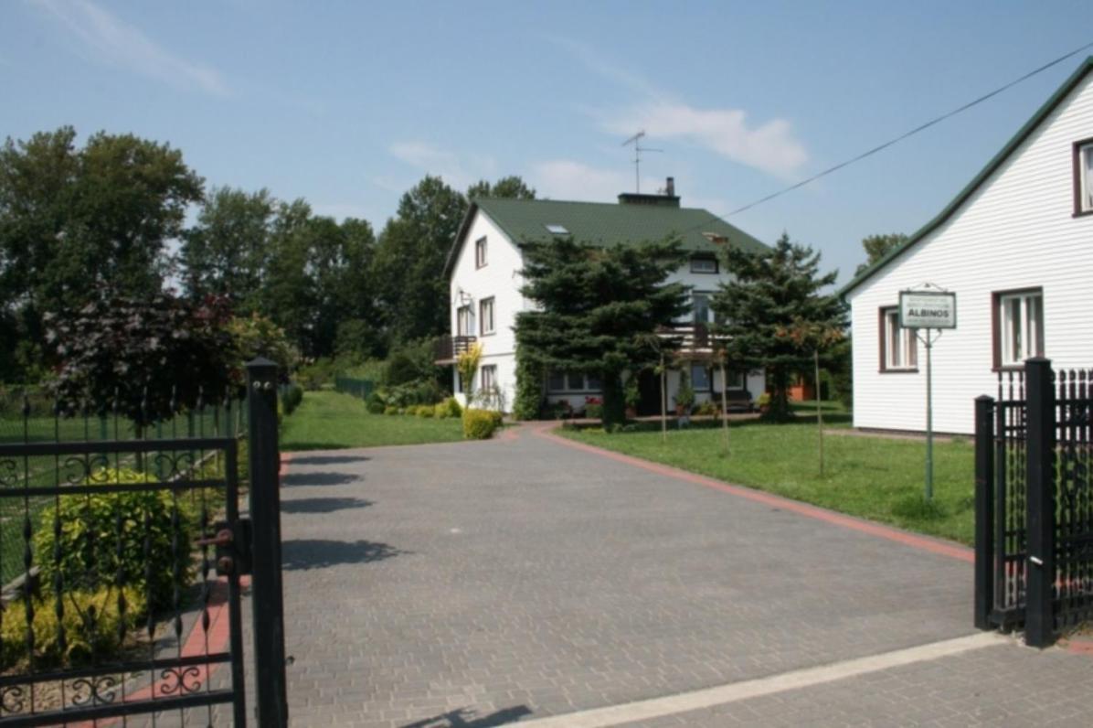 Villa Albinos Albigowa Esterno foto